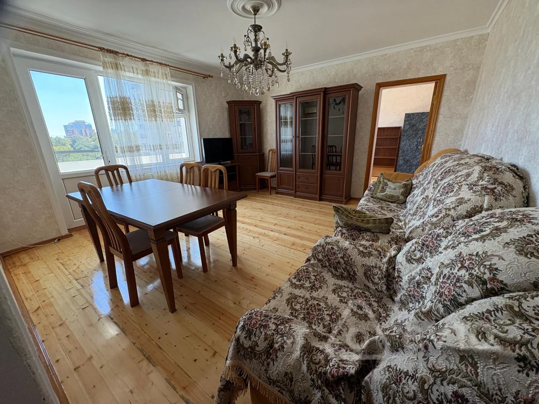 4 otaqlı mənzil, 100 m², Bakı, Səməd Vurğun küçəsi. — kirayə — Bakı