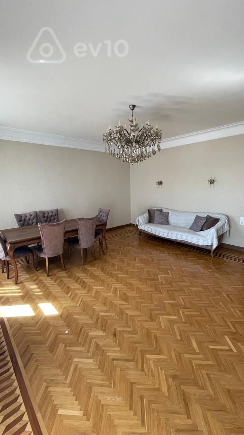 3 otaqlı mənzil, 104 m², Yusifbəy İbrahimli küç. — kirayə — Bakı