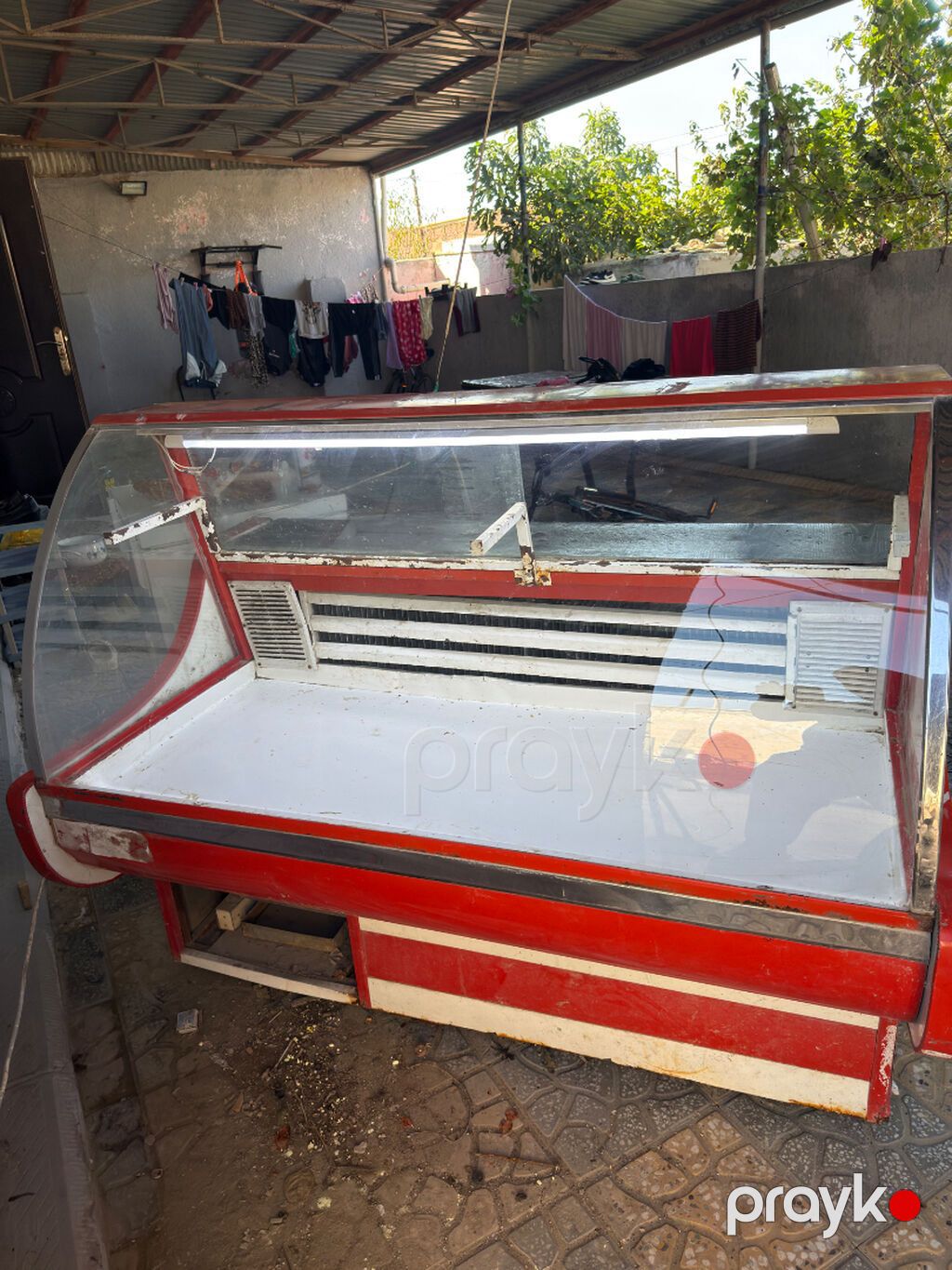 Matoru yenisiylə əvəzlənib — Soyuq vitrini, Bakı (3)
