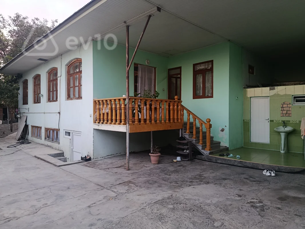 4 otaqlı həyət evi, 200 m², Muxtar hacıyev 24, Şəki — Şəki