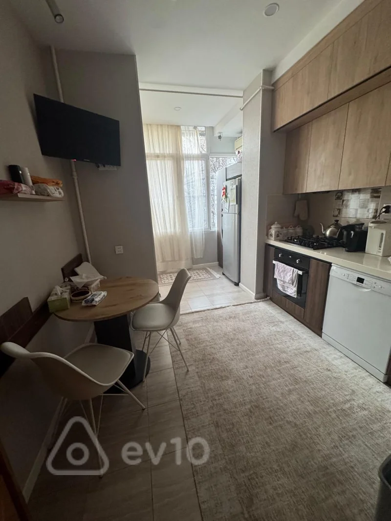 3 otaqlı mənzil, 85 m², 28 may kç — Bakı