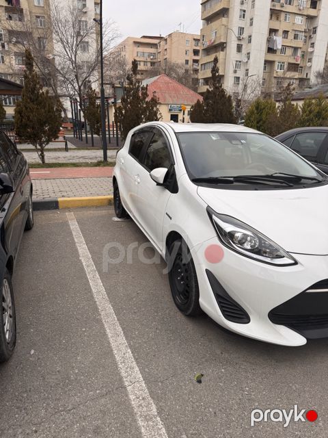 Toyota Aqua icarəsi — Bakı