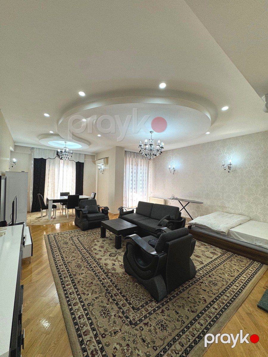 Satılır 4 otaqlı köhnə tikili 203.5 m² — Mənzil, Bakı (2)