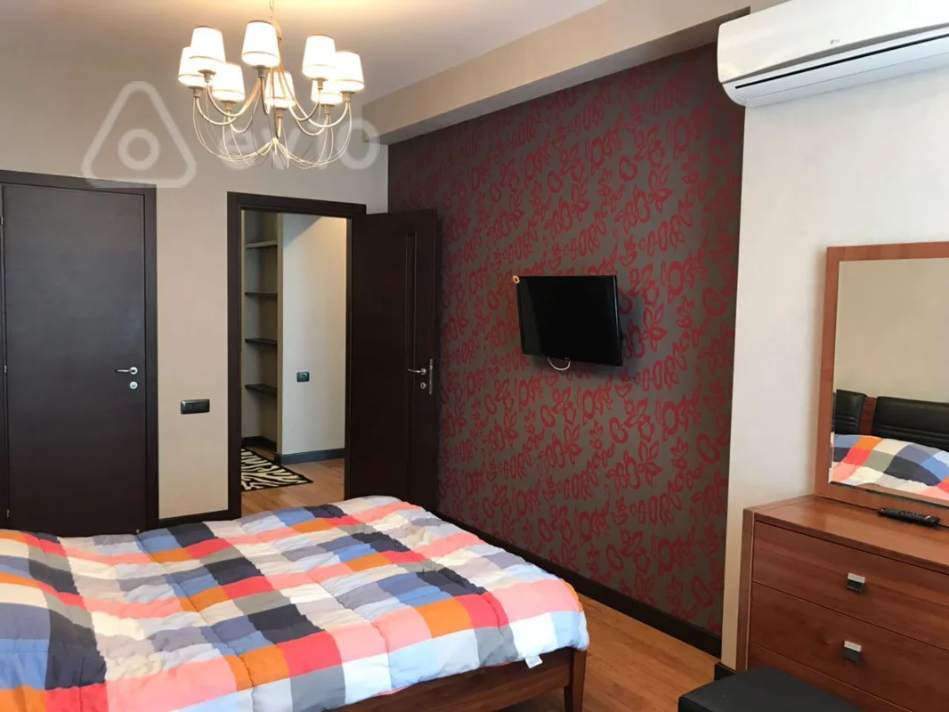 4 otaqlı mənzil, 200 m², 28may metrosunun yaxınlığı — kirayə — Mənzil, Bakı (10)