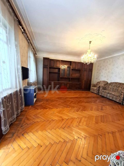 Satılır 4 otaqlı köhnə tikili 90 m² — Bakı