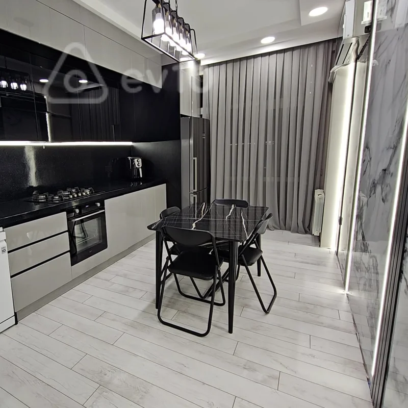 3 otaqlı mənzil, 140 m², Əliyar Əliyev küçəsi — kirayə — Mənzil, Bakı (4)