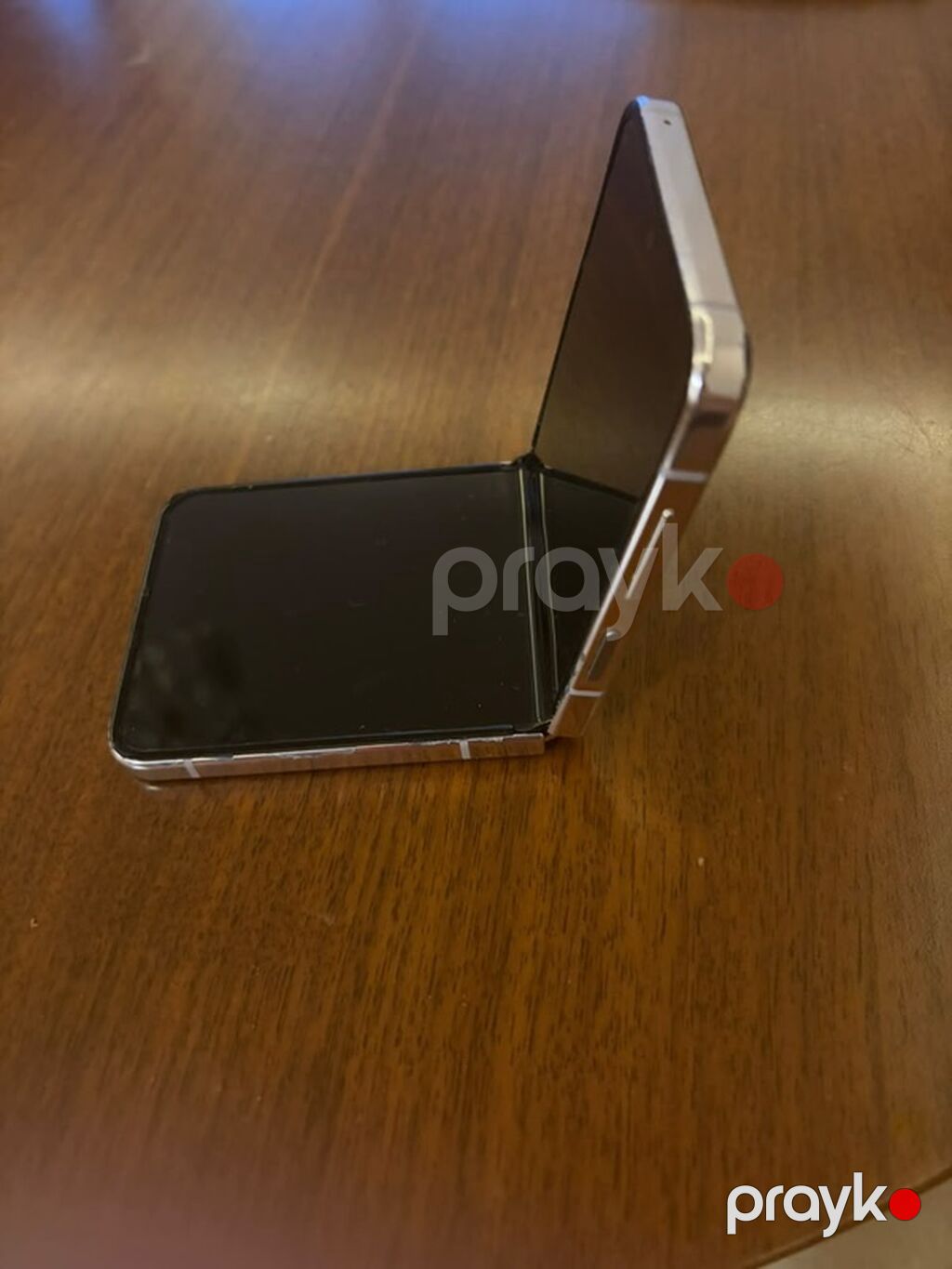 Samsung Z Flip, rəng - Yaşıl, Barmaq izi — Samsung, Bakı (2)