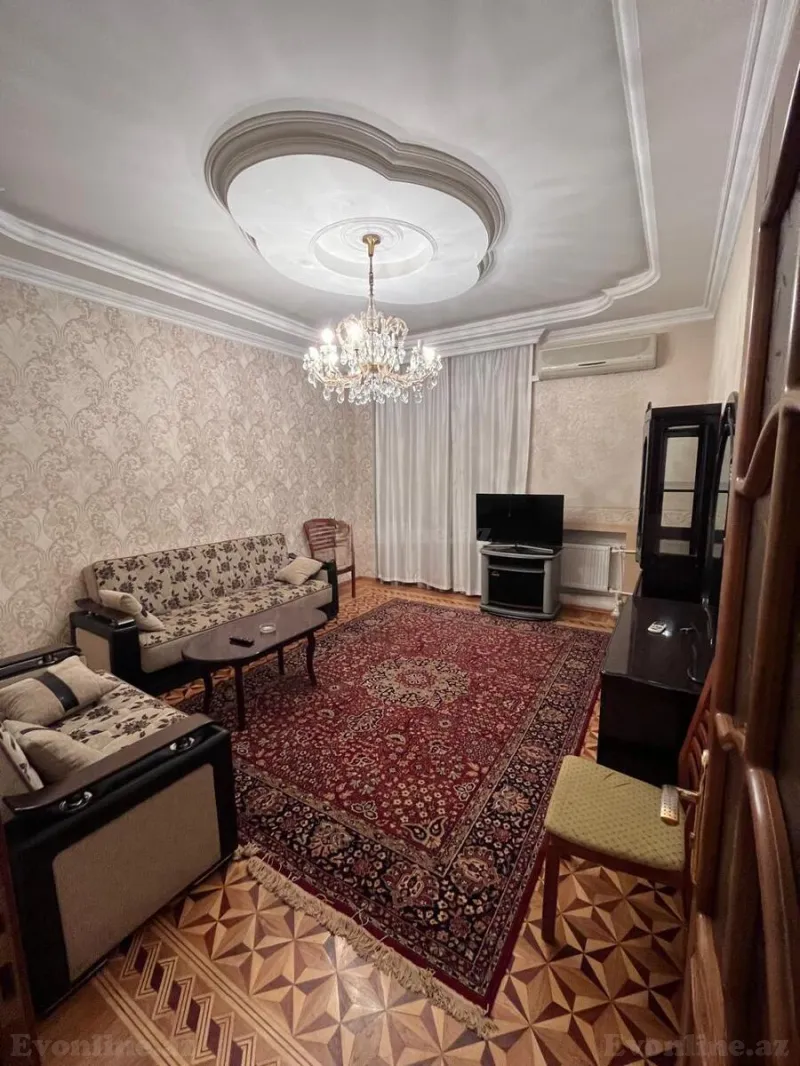 Kirayə verilir 3 otaqlı Mənzil Köhnə tikili 80 m² Bakı, Səbail r., Sahil m — Bakı