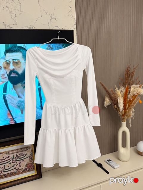 Ağ rəngli qadın paltarı - Model: uzunqol, qısaboyu mini siluet — Bakı