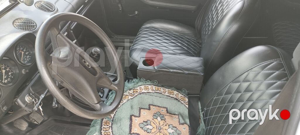 VAZ 2103, ağ rəng, klassik sedan. Xüsusiyyətlər: - Kuzov: 4 qapılı — Avtomobillər, Digah (10)