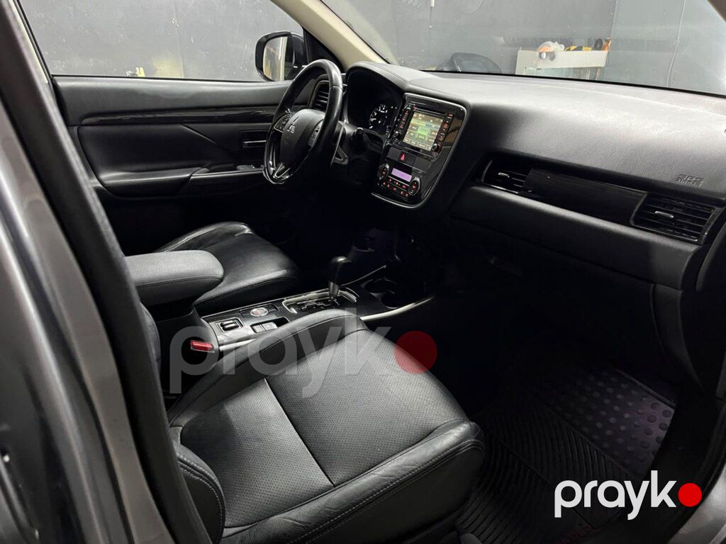 Mitsubishi Outlander, 2.4 L, 2017 il, 185 000 km — Avtomobillər, Bakı (8)