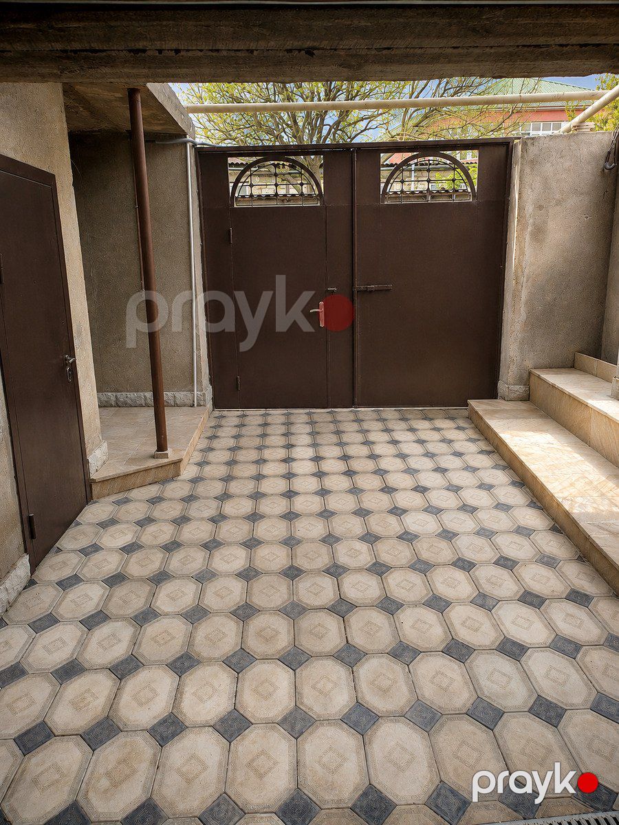 Satılır 5 otaqlı həyət evi/bağ evi 250 m² — Ev, villa, Bakı (12)