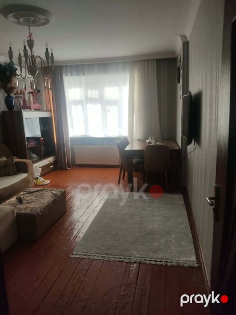 Satılır 2 otaqlı köhnə tikili 55 m²