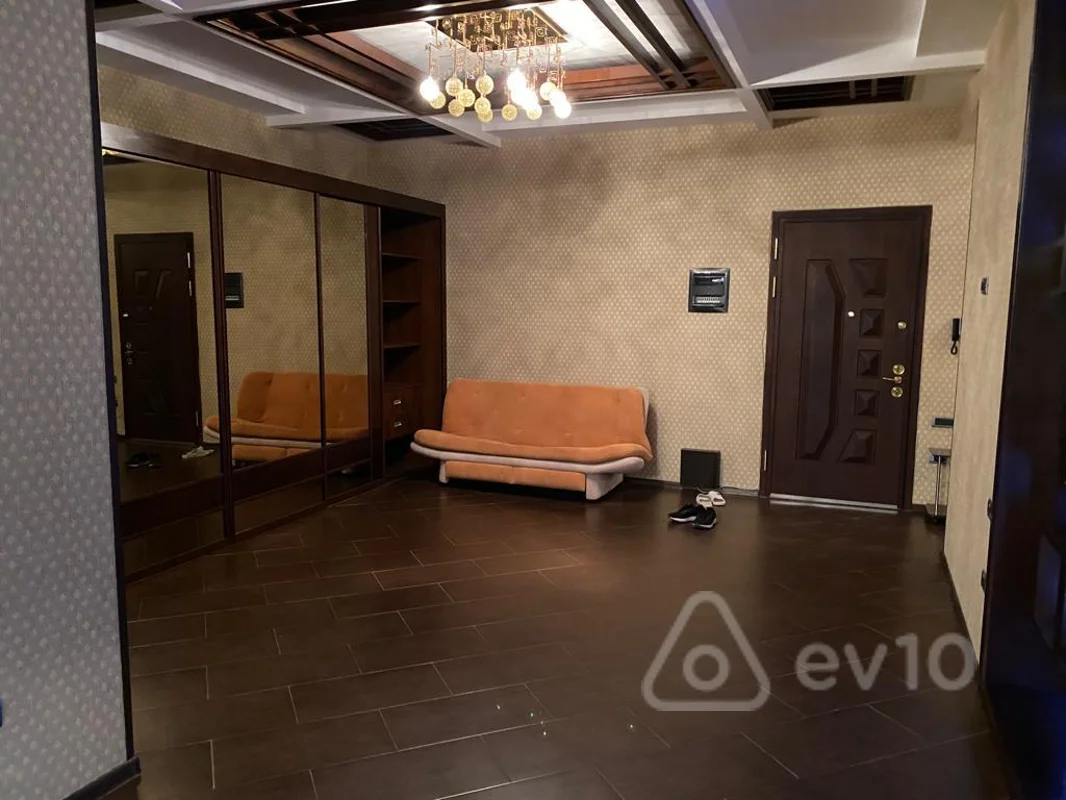 4 otaqlı mənzil, 210 m², Kazım Kazımzadə — kirayə — Mənzil, Bakı (2)