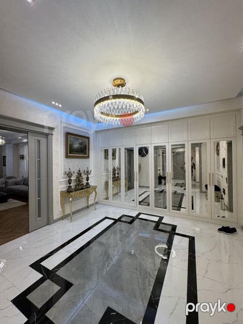 Satılır 4 otaqlı yeni tikili 215 m² — Bakı