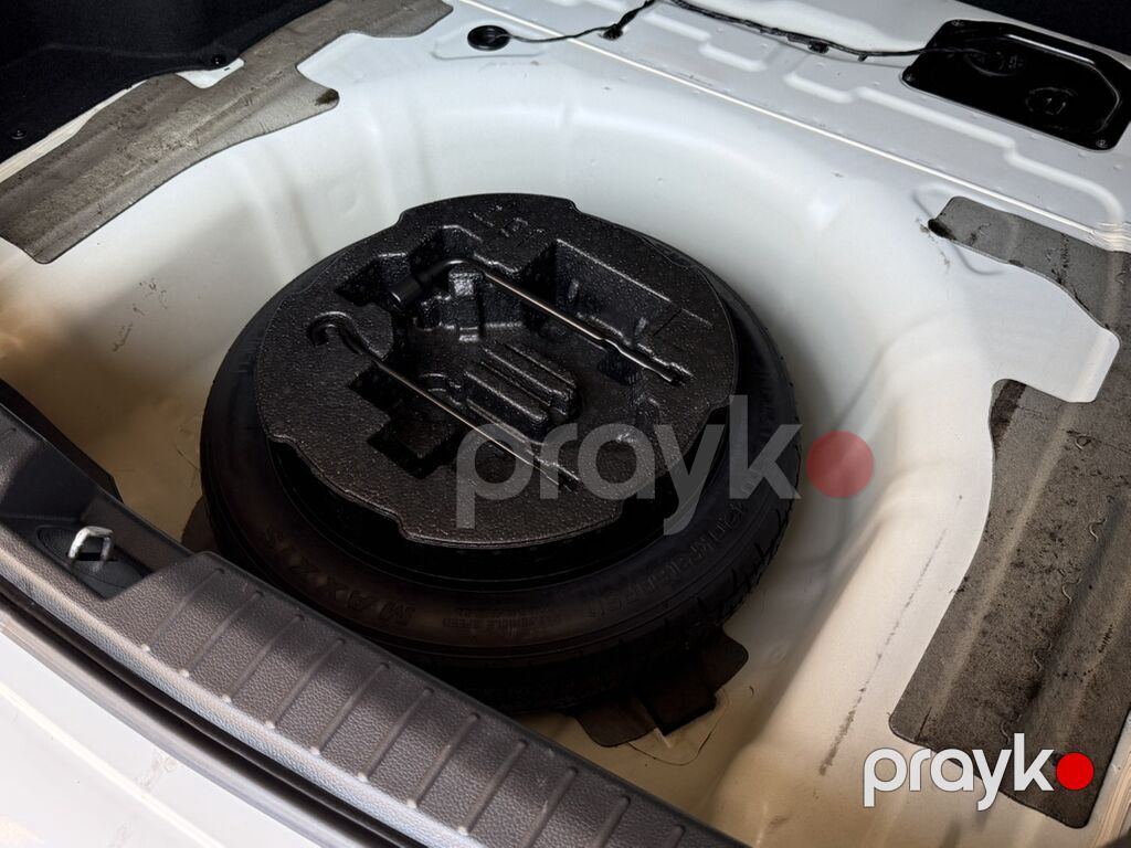 Kia Optima – ağ rəngli sedan Xarici xüsusiyyətlər: - Şık ağ kuzov — Avtomobillər, Gəncə (10)