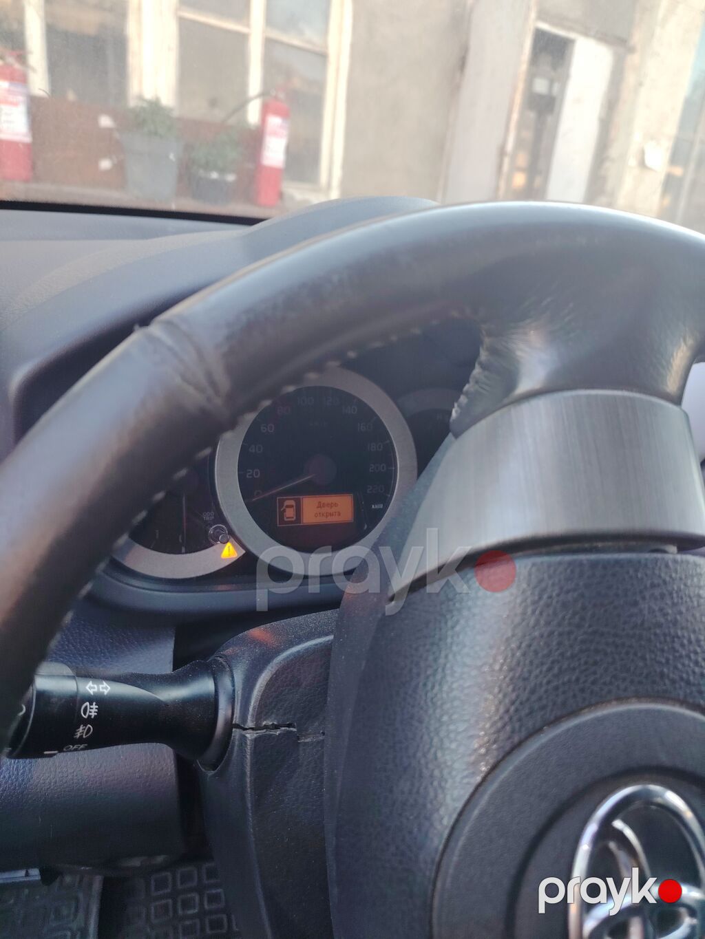 Toyota RAV4 – qırmızı gövdə rəngi, arxa qapıda ehtiyat təkər örtüyü — Avtomobillər, Bakı (4)