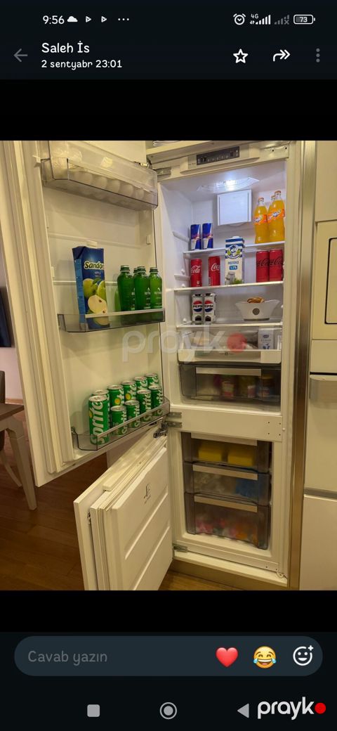 İki qapılı, aşağıda dondurucu bölməsi olan inbuilt tipli soyuducu. Ağ — Bakı