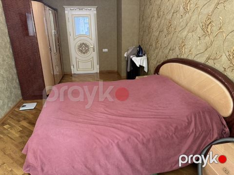 Yaxsi veziyyetde yataq otagi mebeli. Hec bir qirigi sinigi yoxdur — Bakı