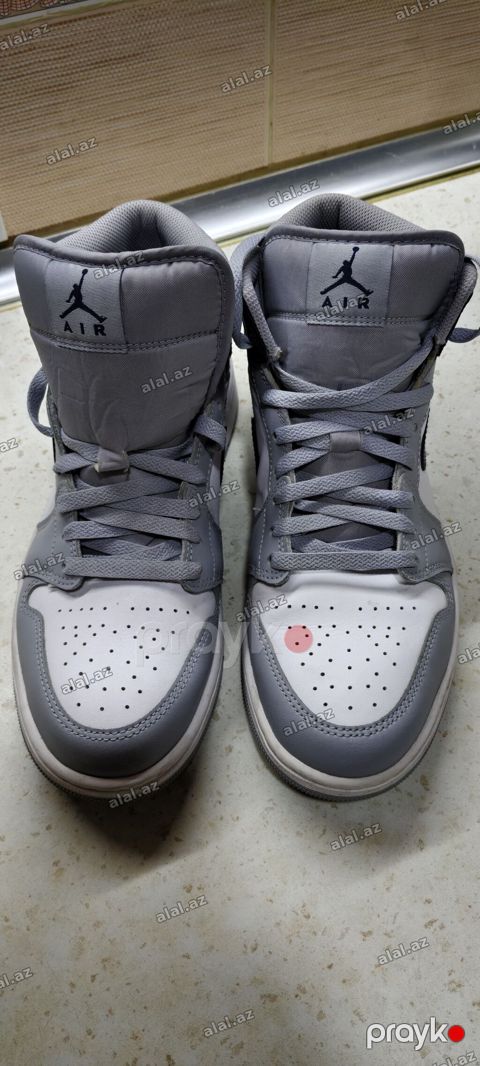 Красавки покупались в европе красoвки известной фирмы Nike Air — Sumqayıt