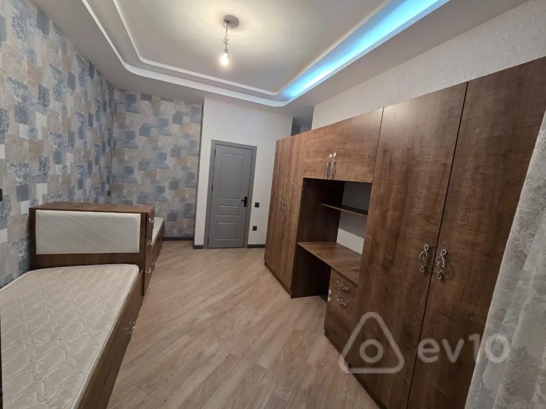 3 otaqlı mənzil, 100 m², 28 May m., Azərbaycan Dillər Universiteti Bakı şəhəri, Salatın Əsgərova küçəsi — kirayə — Mənzil, Bakı (6)