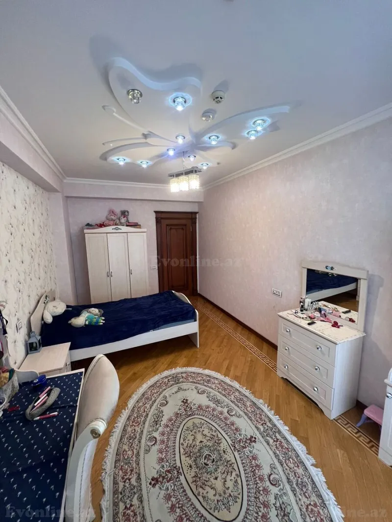 Satılır 4 otaqlı Mənzil Yeni tikili 200 m² Bakı, Nəsimi r., 28 May m — Mənzil, Bakı (8)