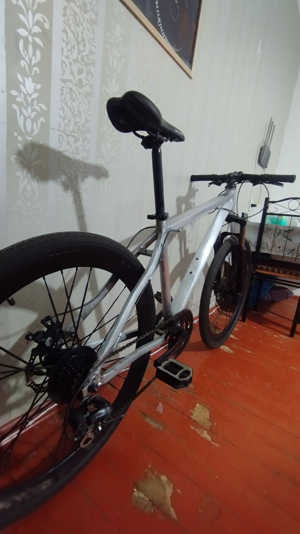 Şəhər/velosiped - Çərçivə: yüngül metal hardtail, daxili kabel keçidi — Yol velosipedləri, Sumqayıt (3)
