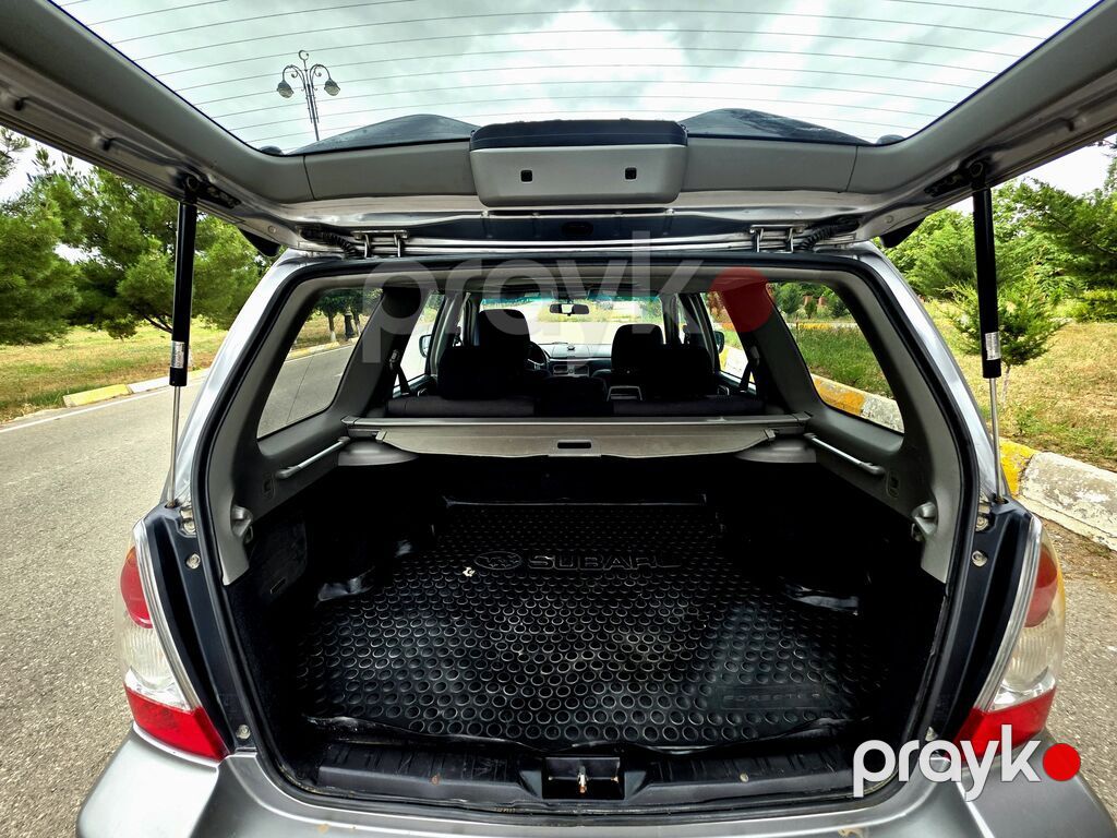Subaru Forester – gümüşü rəngli, kompakt krossover/SUV Texniki — Avtomobillər, Qobustan (8)