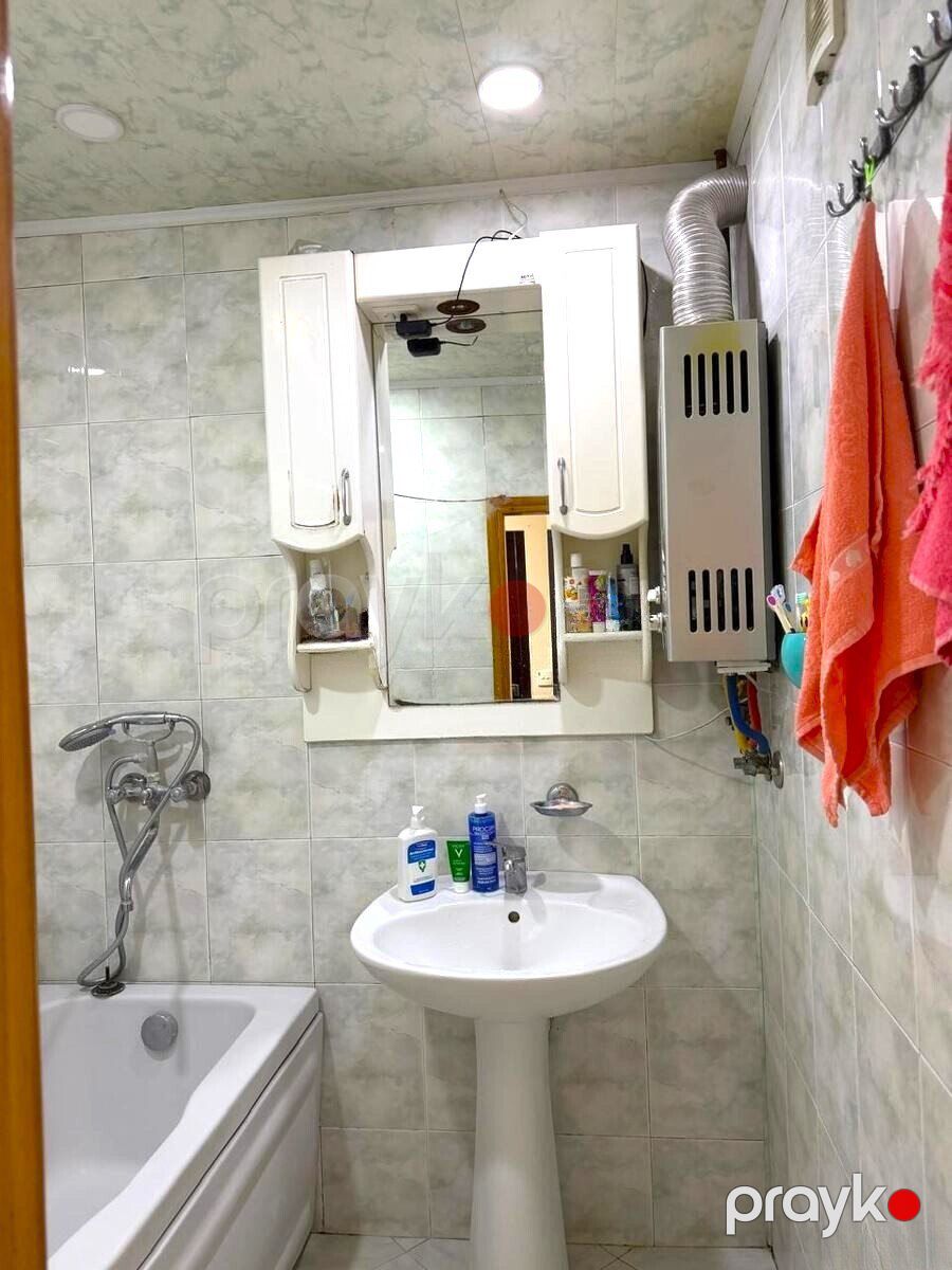 Satılır 2 otaqlı köhnə tikili 65 m² — Mənzil, Bakı (11)