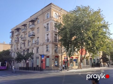 Satılır 3 otaqlı köhnə tikili 78 m² — Bakı