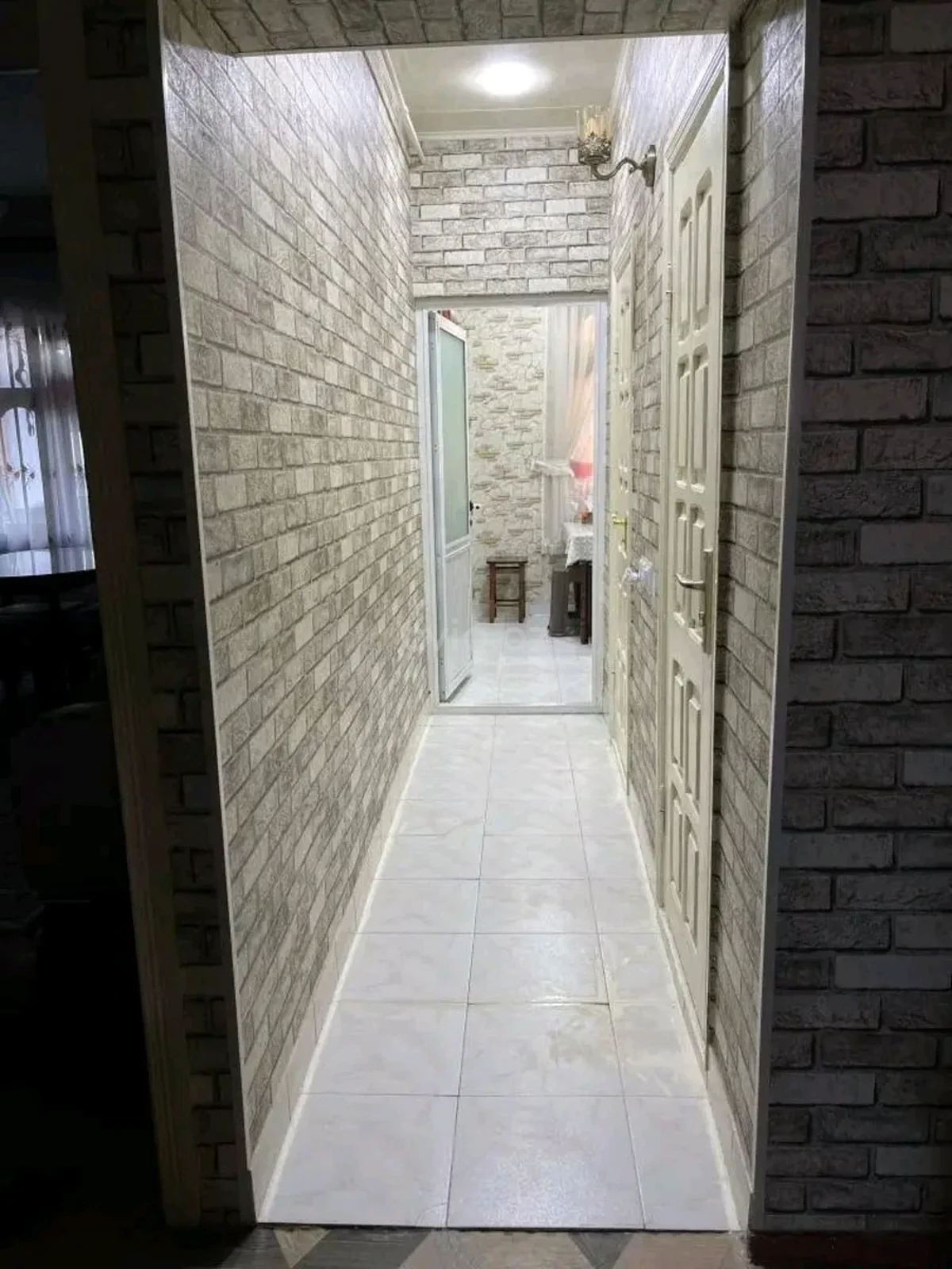 2 otaqlı orta təmirli mənzil satılır Bakıxanov qəsəbəsində — Mənzil, Bakı (9)