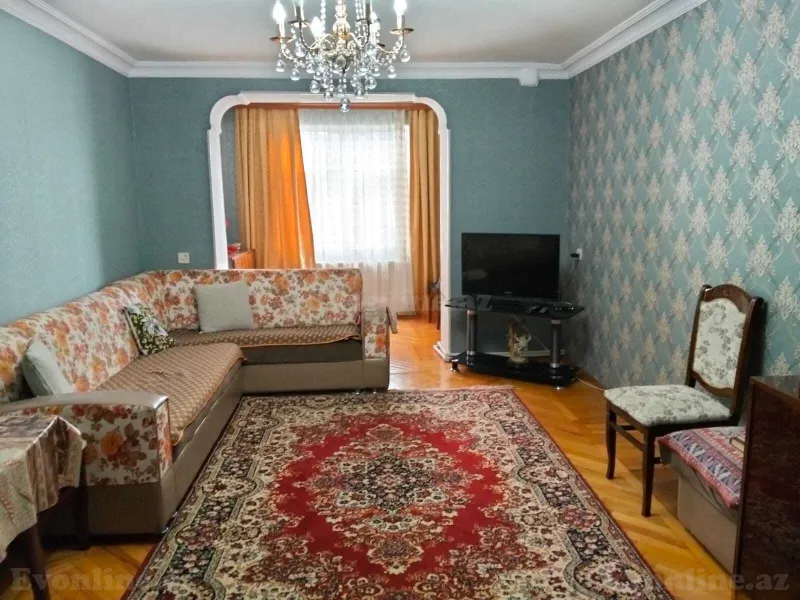 Satılır 3 otaqlı Mənzil Köhnə tikili 71 m² Bakı, Yasamal r., Elmlər Akademiyası m