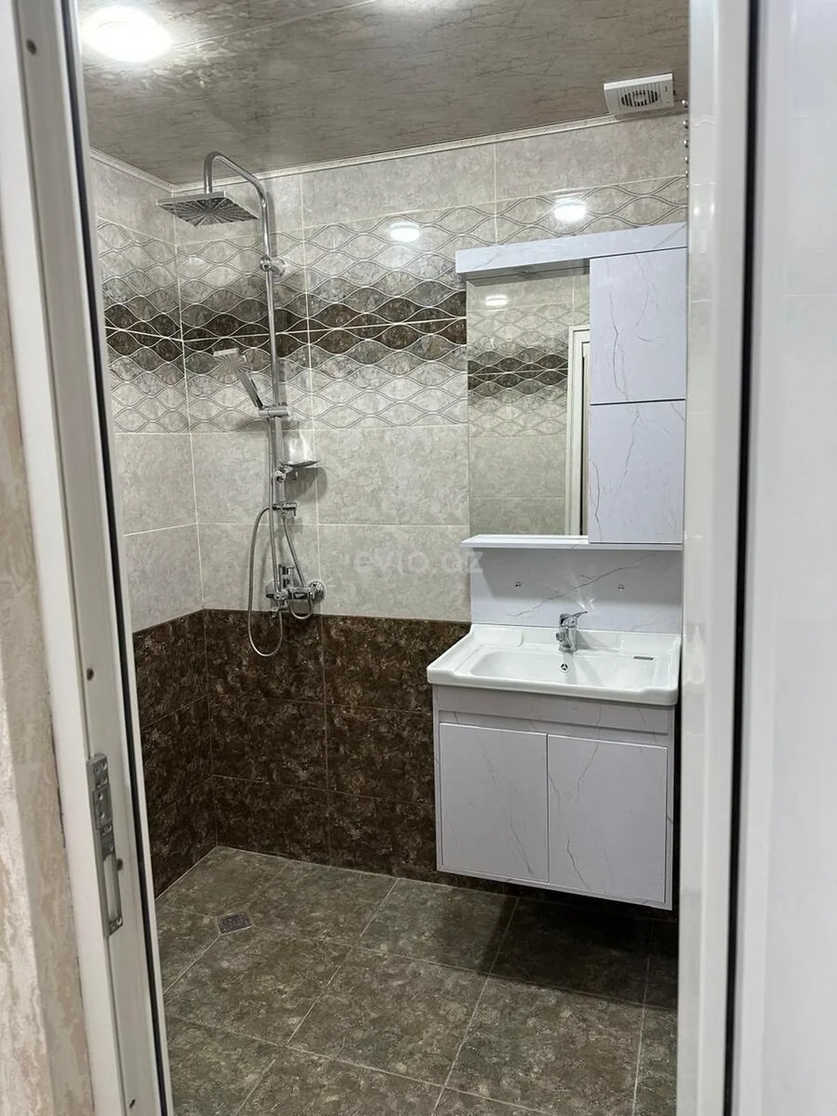 Kirayə 2 otaqlı mənzil Yeni Günəşli qəsəbəsində — Mənzil, Bakı (7)