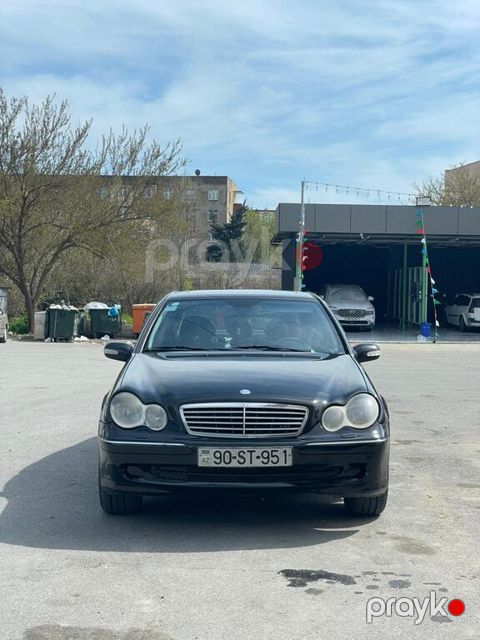 Mercedes C 320, 3.2 L, 2001 il, 497 000 km — Bakı