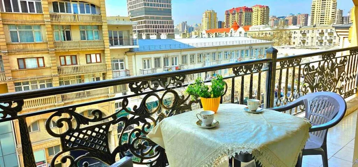 Kirayə 3 otaqlı mənzil 28 May metrosu yaxınlığında — Bakı