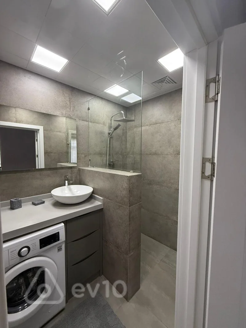 3 otaqlı mənzil, 100 m², Qurban Abbasov küçəsi — kirayə — Mənzil, Bakı (10)