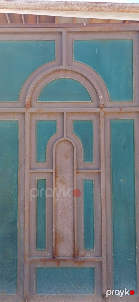 Dəmir darvaza dəsti - Material: qalın metal karkas, dekorativ metal — Bakı