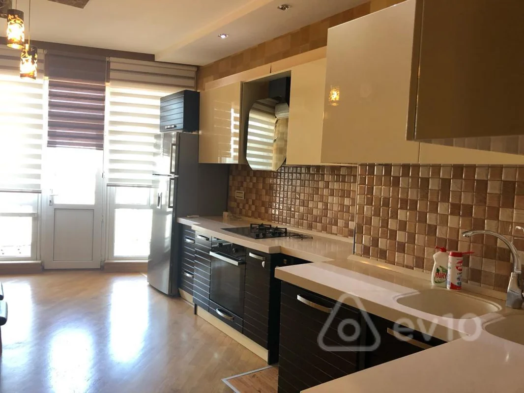3 otaqlı mənzil, 135 m², Xocalı prospekti 34 — kirayə — Mənzil, Bakı (8)