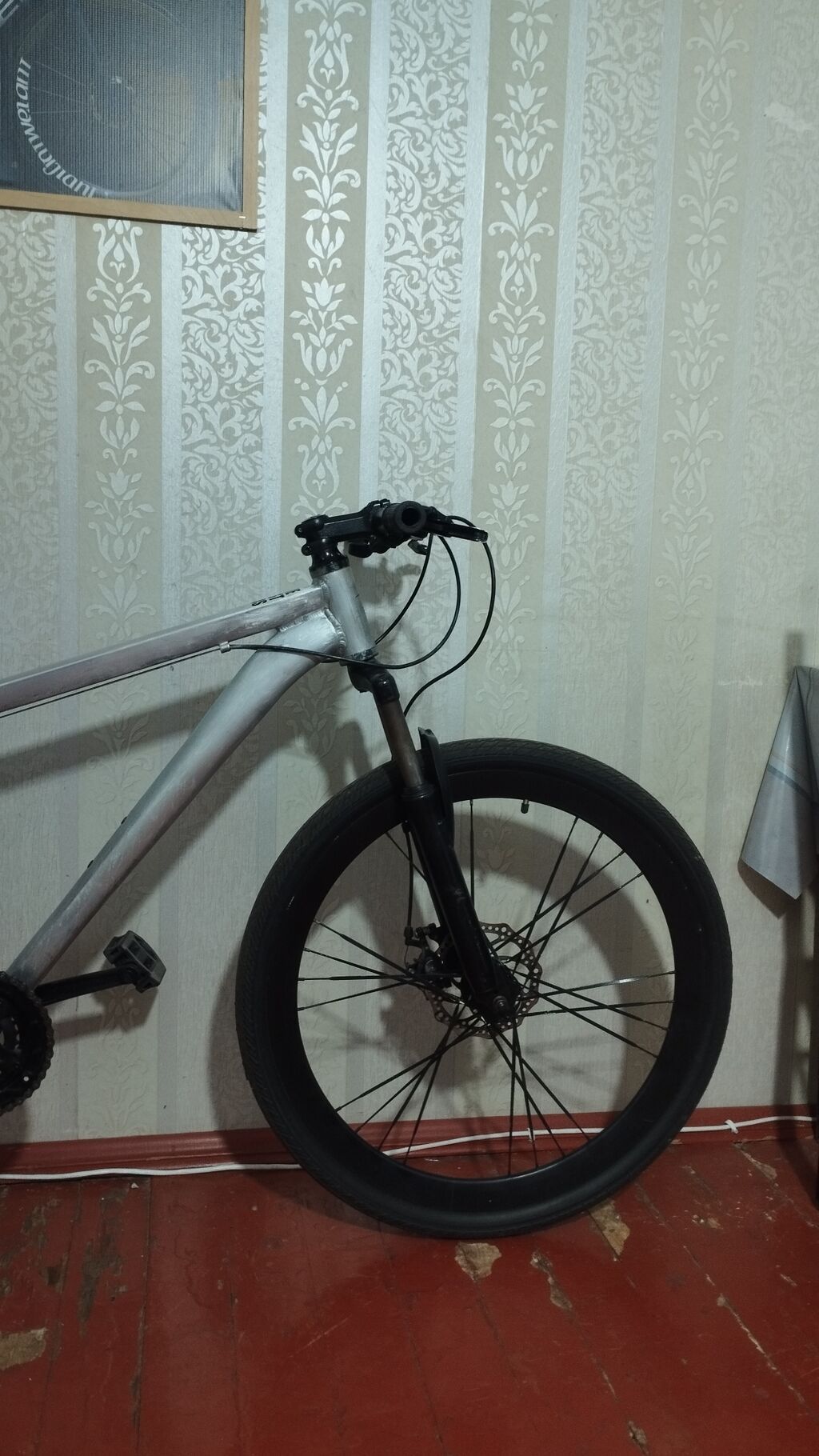 Şəhər/velosiped - Çərçivə: yüngül metal hardtail, daxili kabel keçidi — Yol velosipedləri, Sumqayıt (2)