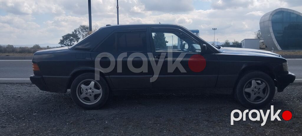Mercedes-Benz 190 (W201): 2 l 1993 il Sedan — Avtomobillər, Qəbələ (4)