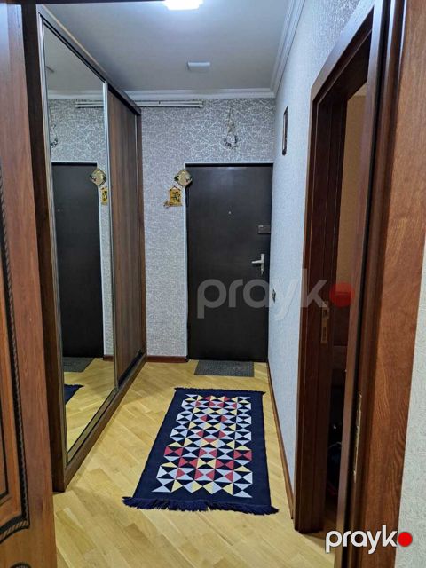 İcarəyə verilir 3 otaqlı köhnə tikili 88 m²