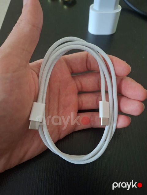 Apple iPhone USB kabeli. Originaldı. Yeniden secilmir hec bir leke ve