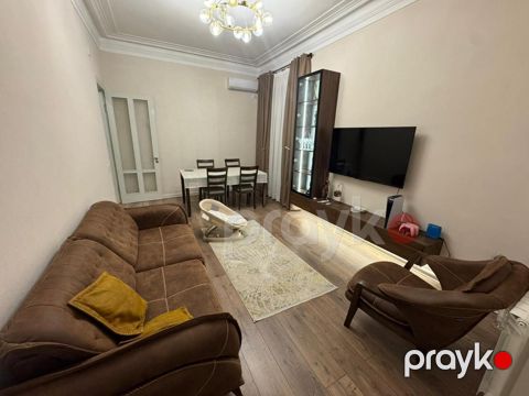 Satılır 2 otaqlı köhnə tikili 65 m² — Bakı