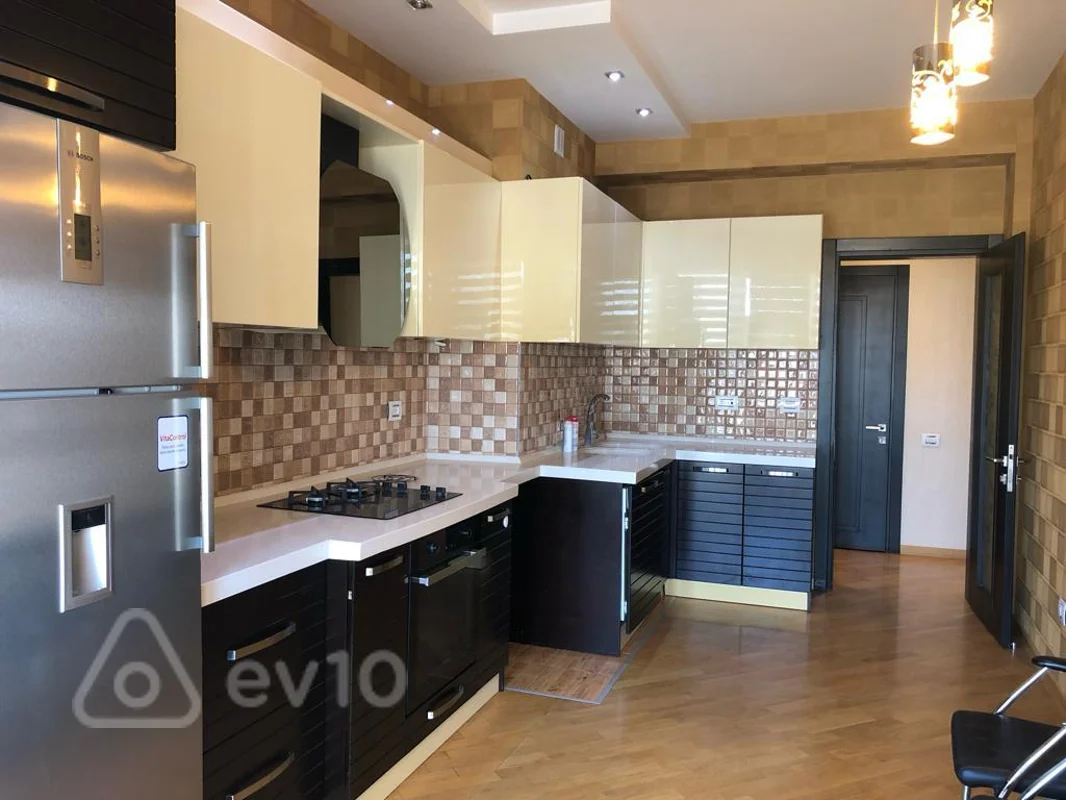 3 otaqlı mənzil, 135 m², Xocalı prospekti 34 — kirayə — Mənzil, Bakı (11)