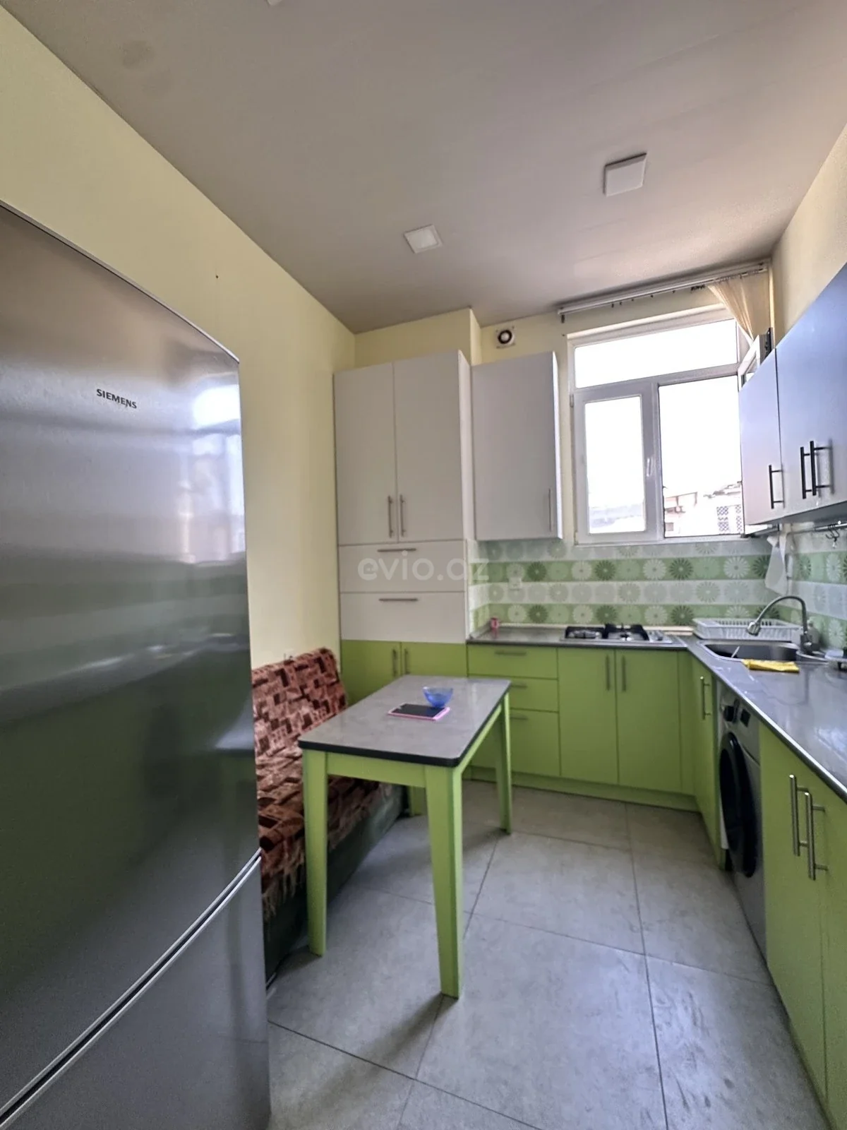 Kirayə 2 otaqlı mənzil Sahil metrosu yaxınlığında — Mənzil, Bakı (3)