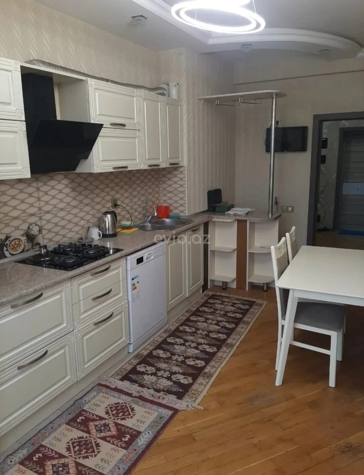 Kirayə 2 otaqlı mənzil İnşaatçılar metrosu yaxınlığında — Mənzil, Bakı (3)