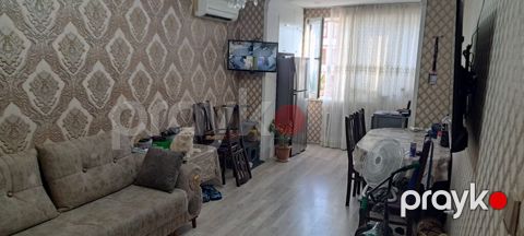 Hezı Aslanovda Ukrayna Daıresının Yanı. Hezi aslanov metrosuna — Bakı