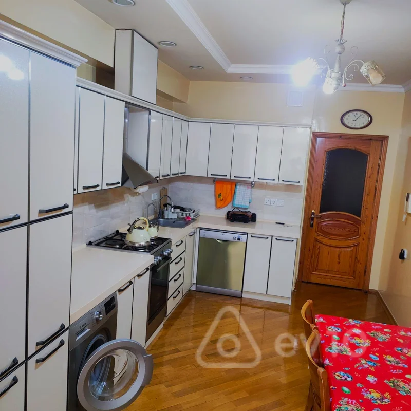 3 otaqlı mənzil, 100 m², Heydər Hüseynov küç — Mənzil, Bakı (10)