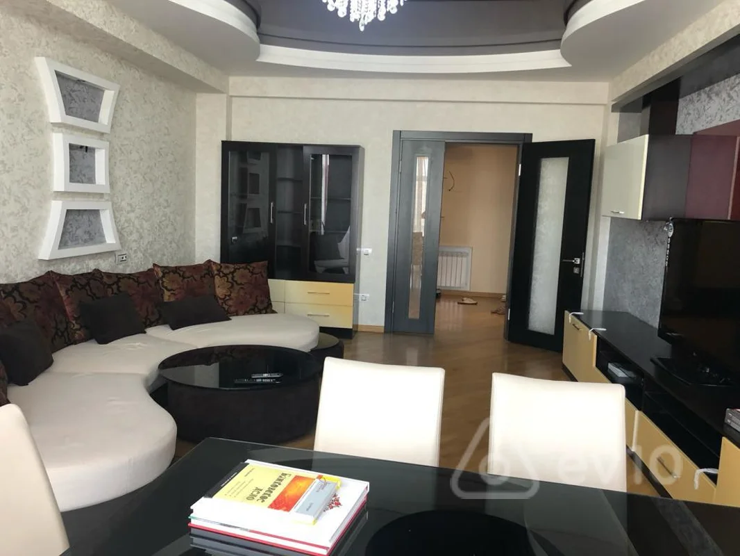 3 otaqlı mənzil, 135 m², Xocalı prospekti 34 — kirayə — Mənzil, Bakı (2)