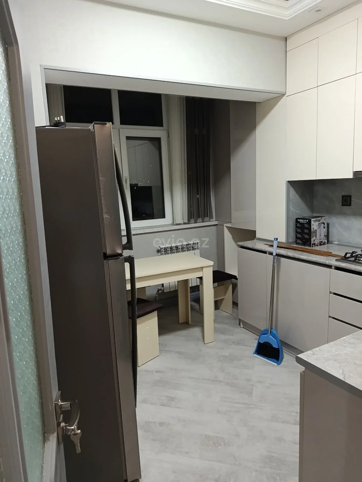 Kirayə 3 otaqlı mənzil Xalqlar Dostluğu metrosu yaxınlığında — Mənzil, Bakı (5)